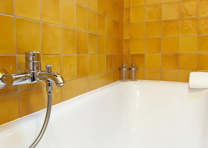 Big Flat With Fresh Renovation, Free Parking, Sonyps, Netflix Apartment