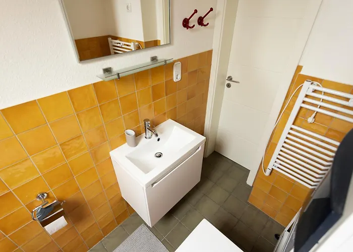 Big Flat With Fresh Renovation, Free Parking, Sonyps, Netflix * דיסבורג