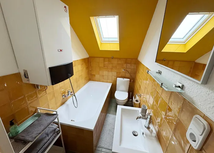 Big Flat With Fresh Renovation, Free Parking, Sonyps, Netflix