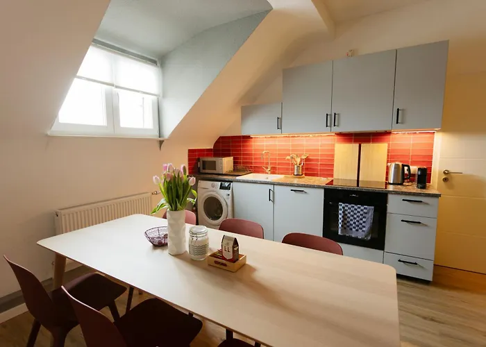 Big Flat With Fresh Renovation, Free Parking, Sonyps, Netflix דירה